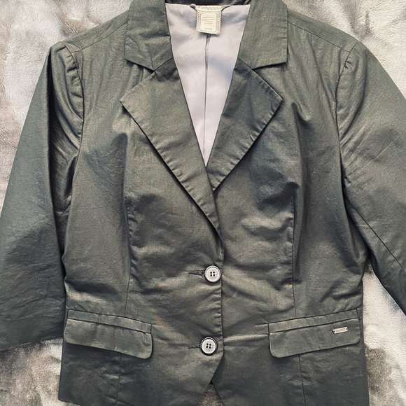 Edgy blazer. - Picture 3 of 6